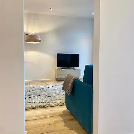 Loft Am See Fur 2 Zum Urlaub & Office Apartment